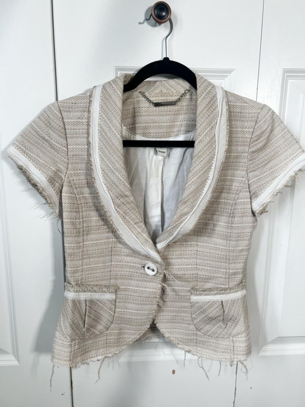 White House Black Market Beige Tweed Short Sleeve Shawl Collar cropped blazer